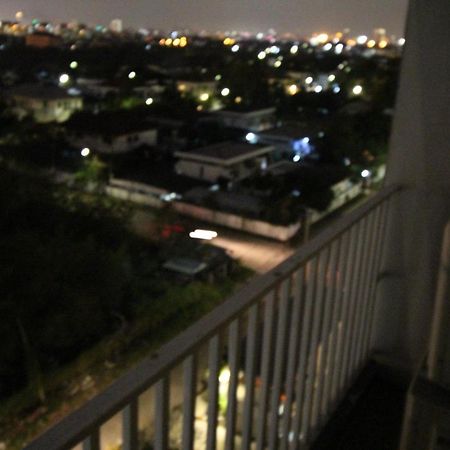 Lee Place Phatthanakan Condo Бангкок Екстер'єр фото