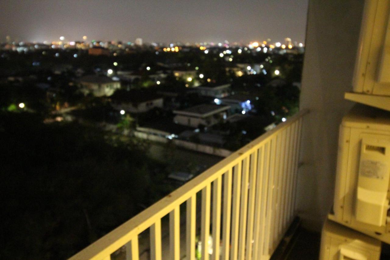 Lee Place Phatthanakan Condo Бангкок Екстер'єр фото