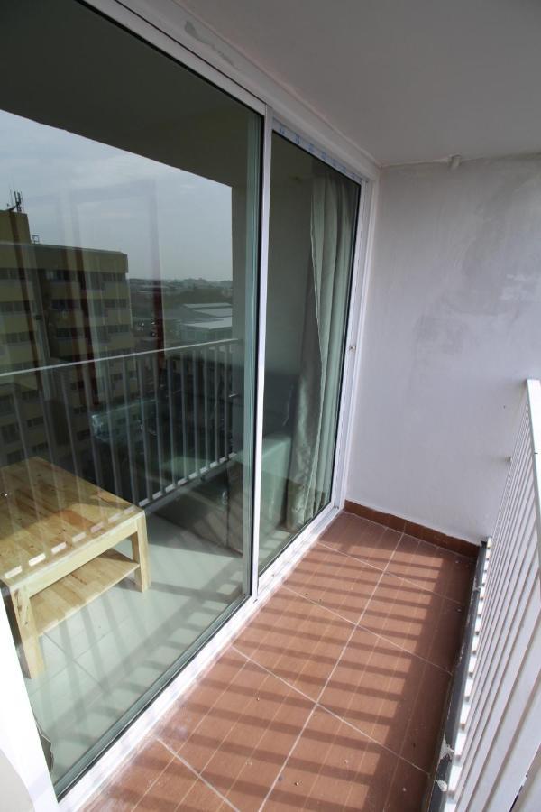 Lee Place Phatthanakan Condo Бангкок Екстер'єр фото